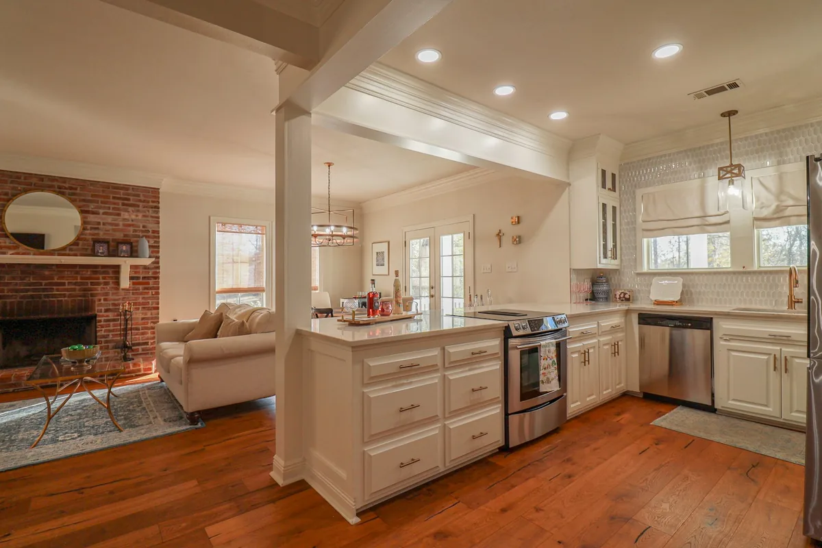 Open kitchen with a peninsula facing the living room